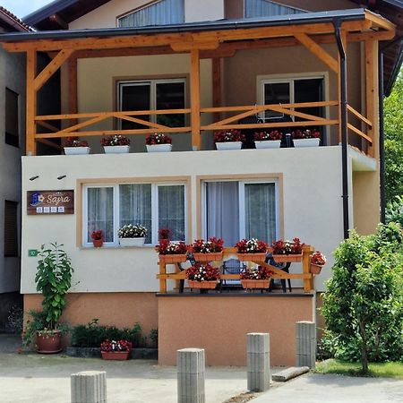 Studio Apartman Sajra Кулен Вакуф Екстериор снимка