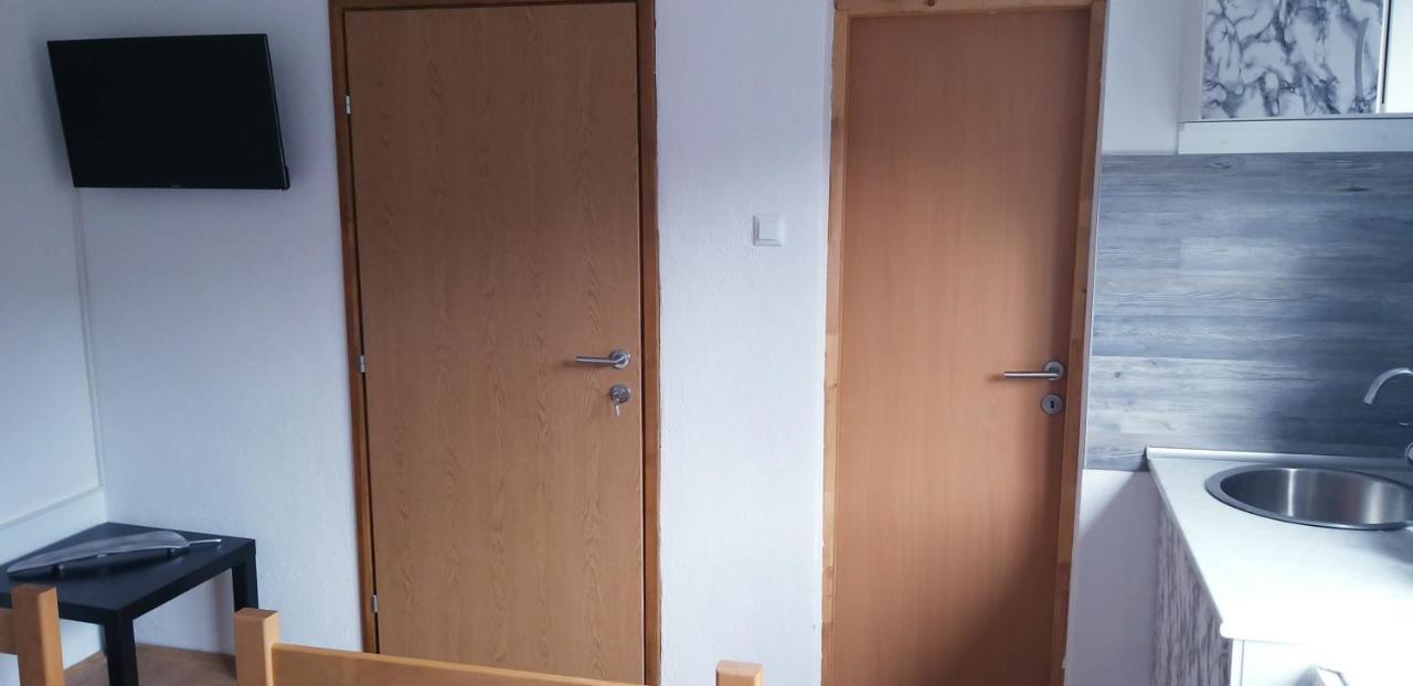 Studio Apartman Sajra Кулен Вакуф Екстериор снимка